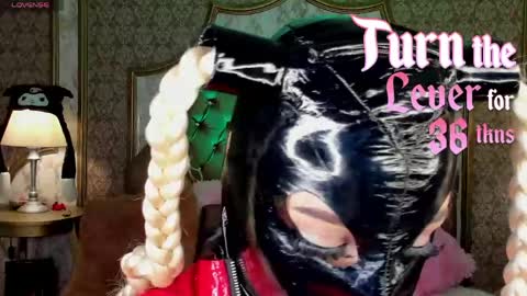 Snapshot of soffiqueen chatting on May 2026 04:01:02 PM Schedule 1400 - 2100 gtm-5 online show from May 2026 04:01:02 PM