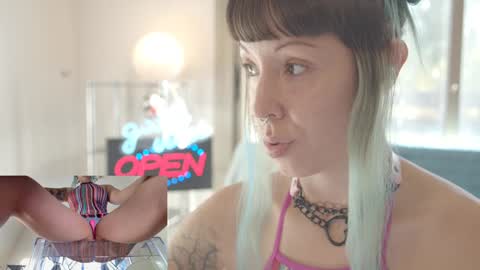 Snapshot of sofi_mora chatting on January 2025 03:57:02 PM Sofi Mora online show from January 2025 03:57:02 PM