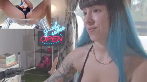 Snapshot of sofi_mora chatting on February 2025 03:32:02 PM Sofi Mora online show from February 2025 03:32:02 PM