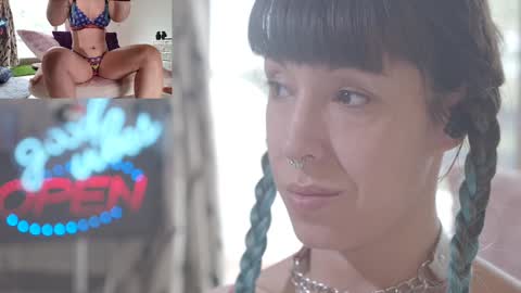 Snapshot of sofi_mora chatting on September 2025 01:21:01 PM Sofi Mora online show from September 2025 01:21:01 PM