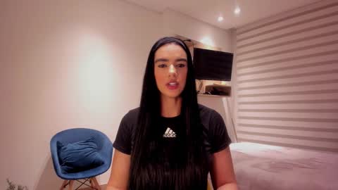 Snapshot of sofi_saenzz chatting on November 2025 12:44:01 AM Sofi Saenzz online show from November 2025 12:44:01 AM