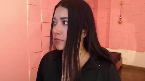 Susy online show from September 2025 10:04:01 PM