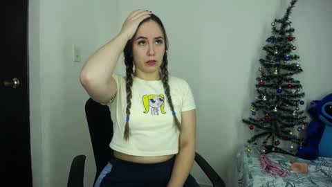 Snapshot of sofi_sweetcam21 chatting on December 2025 08:42:02 AM LAURA SOFIA online show from December 2025 08:42:02 AM