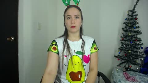 Snapshot of sofi_sweetcam21 chatting on December 2025 09:05:02 AM LAURA SOFIA online show from December 2025 09:05:02 AM