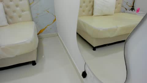 Snapshot of sofia_echeverri chatting on April 2026 11:27:01 AM sofia_echeverri online show from April 2026 11:27:01 AM