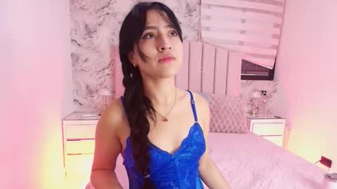 sofia gomes online show from December 2025 11:50:01 AM