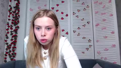 Sofia here online show from November 2025 12:20:02 AM