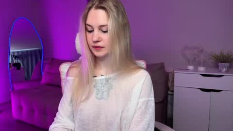 Snapshot of sofia_kenwood_ chatting on April 2026 04:01:01 AM Sofia online show from April 2026 04:01:01 AM