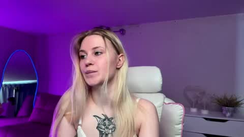 Snapshot of sofia_kenwood_ chatting on May 2026 04:21:02 AM Sofia online show from May 2026 04:21:02 AM