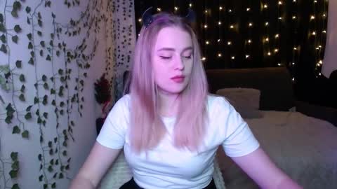 sofia_rosemary online show from February 2025 11:40:02 AM