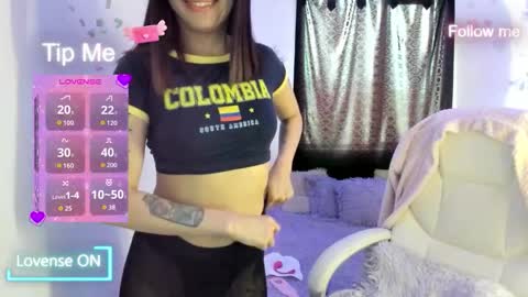 Sofia Thomson online show from October 2025 12:59:01 PM