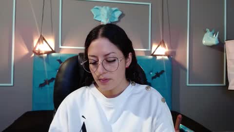 Sofa online show from October 2025 11:10:02 AM