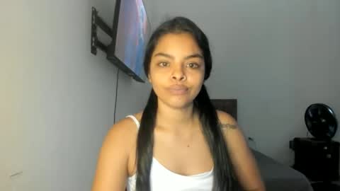 Danna Sofia online show from November 2025 01:21:02 PM