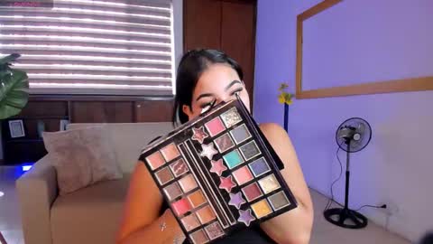 Sofia caramel online show from December 2025 03:31:01 PM