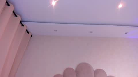 Snapshot of sofiagomez_1 chatting on June 2026 01:28:02 AM SOFI online show from June 2026 01:28:02 AM
