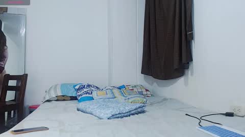 sofiamooon_ online show from November 2025 01:15:01 AM