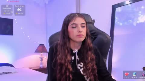 Sofia  Help me reach 5K followers  online show from January 2026 11:37:01 AM