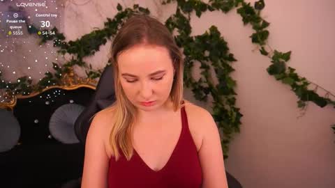 Snapshot of sofiebloom chatting on November 2025 11:36:02 PM Sofie online show from November 2025 11:36:02 PM