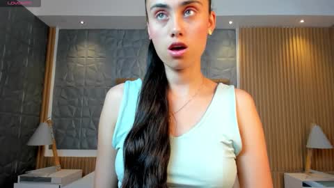 Snapshot of sofiia_palacioss chatting on December 2025 07:32:01 PM Sofiia Everyday From 1400 to 2200 Col Time online show from December 2025 07:32:01 PM