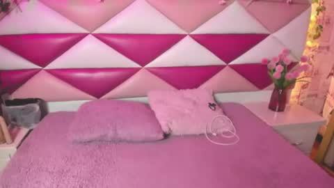 Snapshot of sofirose_111 chatting on June 2026 01:37:01 PM Sofi online show from June 2026 01:37:01 PM