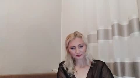 Snapshot of sofishine11 chatting on December 2025 06:45:01 PM Sofi online show from December 2025 06:45:01 PM