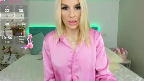 Snapshot of soft__skin chatting on March 2025 02:25:01 AM Lana online show from March 2025 02:25:01 AM