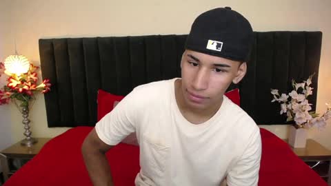 Cam and Amy online show from April 2026 07:33:01 PM