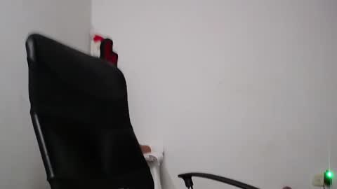 Snapshot of soft_fetish chatting on December 2024 05:33:02 AM Camila M online show from December 2024 05:33:02 AM