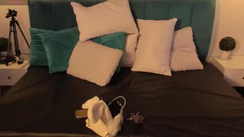 Snapshot of soft_temptation chatting on September 2025 01:02:01 PM soft_temptation online show from September 2025 01:02:01 PM