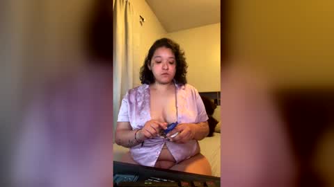 Snapshot of softbutmine chatting on June 2026 02:33:02 AM Layla online show from June 2026 02:33:02 AM