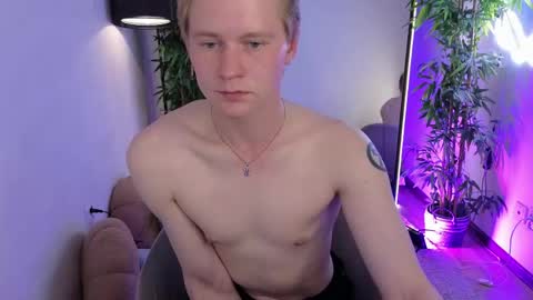 Snapshot of softdeutch chatting on June 2026 11:09:02 PM Noah online show from June 2026 11:09:02 PM