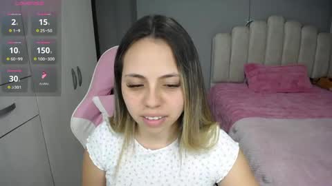 Snapshot of softkiss_x chatting on April 2026 11:55:02 PM Fran online show from April 2026 11:55:02 PM