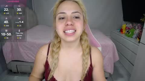 Snapshot of softkiss_x chatting on May 2026 10:34:01 AM Fran online show from May 2026 10:34:01 AM