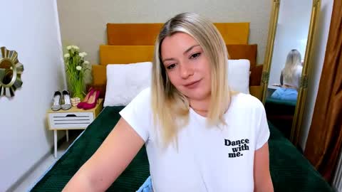 Snapshot of softpleasurex1 chatting on March 2025 10:05:02 AM Softpleasurex online show from March 2025 10:05:02 AM