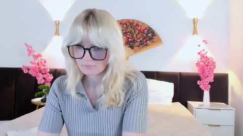 softsunrise online show from November 2025 03:00:01 PM