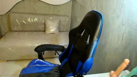 Snapshot of sol__r chatting on May 2026 08:43:02 AM Sun online show from May 2026 08:43:02 AM