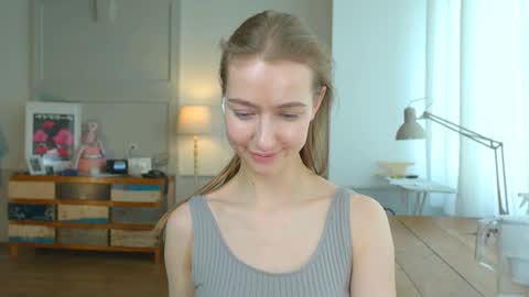 Snapshot of solar_bella chatting on January 2025 12:56:01 PM Bella online show from January 2025 12:56:01 PM