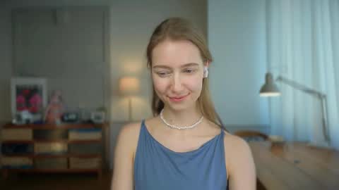 Snapshot of solar_bella chatting on February 2025 02:11:02 PM Bella online show from February 2025 02:11:02 PM