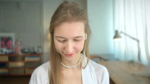 Snapshot of solar_bella chatting on February 2025 01:38:02 PM Bella online show from February 2025 01:38:02 PM