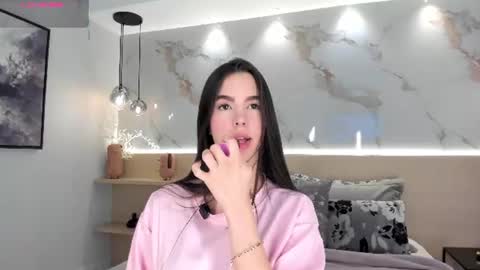 Snapshot of solavelar chatting on June 2026 01:19:01 AM Sol Avelar online show from June 2026 01:19:01 AM