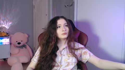 Snapshot of solitudebby chatting on April 2026 07:08:02 PM Becky online show from April 2026 07:08:02 PM