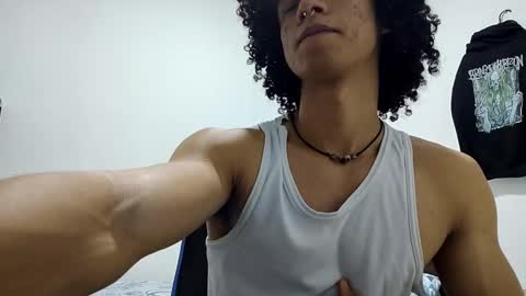 Snapshot of solorizo chatting on February 2026 04:55:02 AM Hi Im Weller Check my Bio online show from February 2026 04:55:02 AM