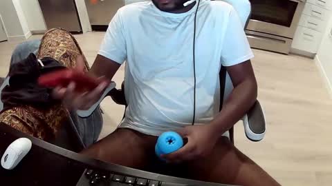 solo online show from February 2025 04:07:01 AM