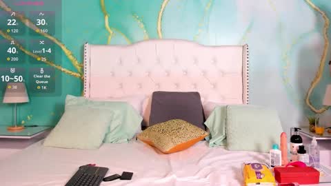 Snapshot of solwynne chatting on September 2025 11:07:01 PM solwynne online show from September 2025 11:07:01 PM