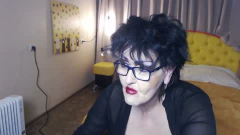 sondrariddle online show from March 2026 10:05:01 PM