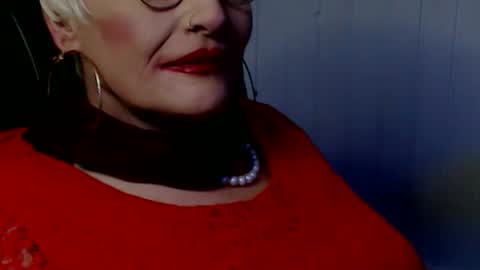Snapshot of sonjairene chatting on December 2024 05:12:01 PM sonjairene online show from December 2024 05:12:01 PM