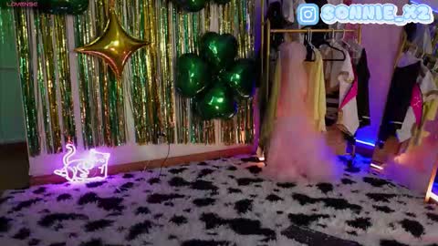 Sonnie online show from March 2026 12:45:01 PM