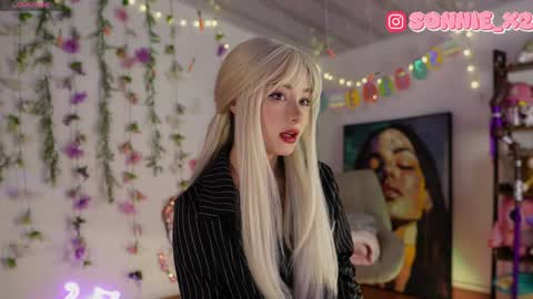 Sonnie online show from April 2026 02:17:02 PM