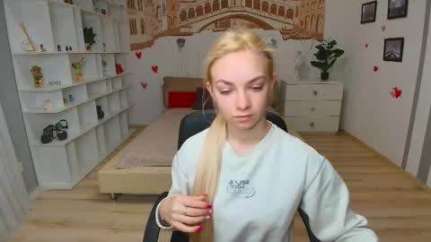 Snapshot of sonnysofia chatting on April 2026 06:08:01 AM Sonya online show from April 2026 06:08:01 AM