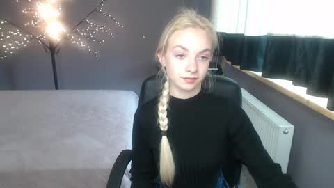 Snapshot of sonnysofia chatting on April 2026 05:32:02 AM Sonya online show from April 2026 05:32:02 AM